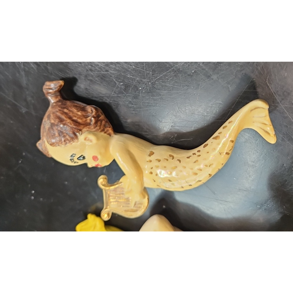 Vintage MCM Mermaid & Baby 1960s Ceramic Chalkware Beach Fantasy Wall Hangings - Picture 8 of 16